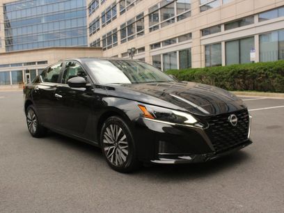 Used 2024 Nissan Altima 2.5 SV