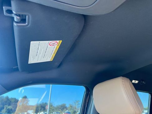 Used 2023 Ford F350 Lariat image 19