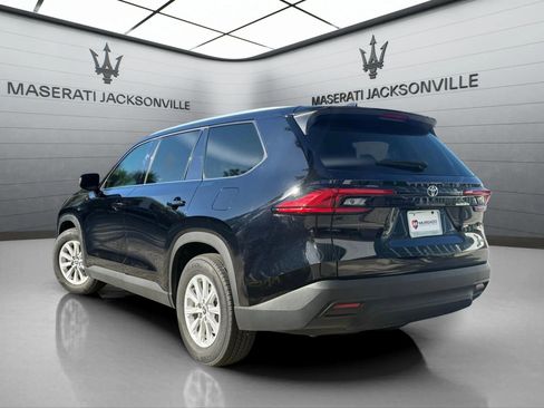 Used 2024 Toyota Grand Highlander XLE image 3