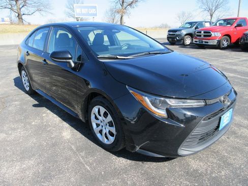 Used 2023 Toyota Corolla LE image 7