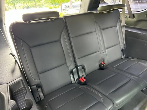 Used 2024 GMC Yukon XL SLT w/ SLT Premium Package RWD image 50