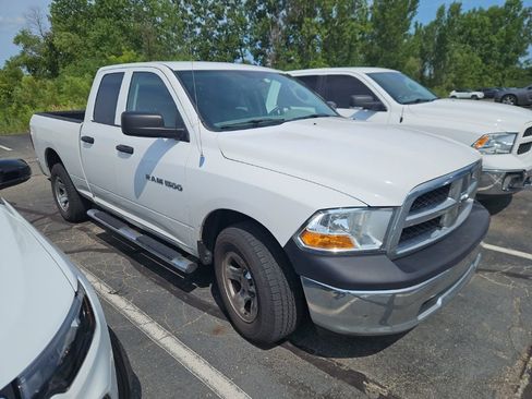 Used 2011 RAM 1500 ST w/ ST Popular Equipment Group AWD/4WD image 3
