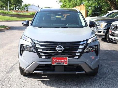 Certified 2025 Nissan Rogue SL AWD/4WD image 4