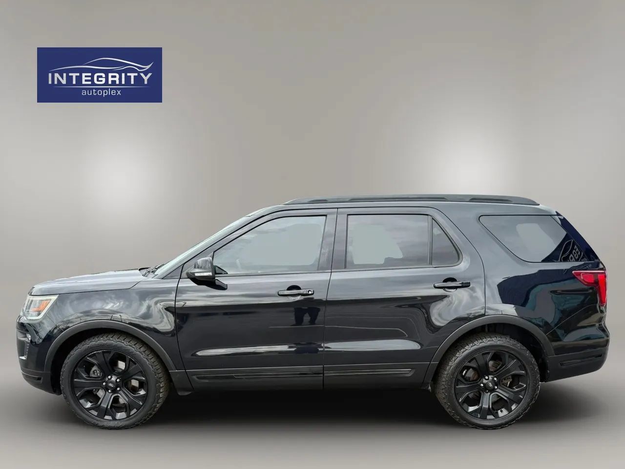 Used 2019 Ford Explorer Sport w/ Equipment Group 401A AWD/4WD image 2
