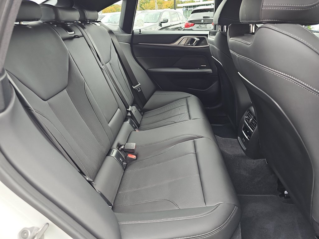 Certified 2026 BMW 430i xDrive w/ M Sport Package AWD/4WD image 28