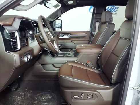 New 2026 GMC Sierra 3500 Denali w/ Denali Reserve Package image 8