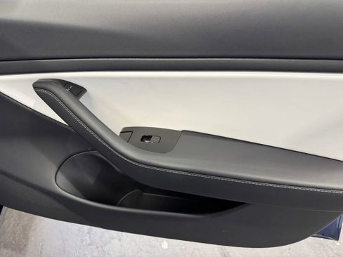 Used 2020 Tesla Model 3 Standard Range Plus image 7