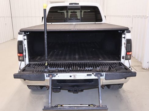 Used 2016 Ford F250 Lariat w/ Lariat Ultimate Package image 37