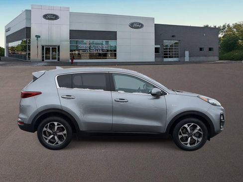 Used 2022 Kia Sportage LX image 11