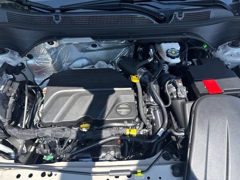 New 2026 Chevrolet Trax RS w/ Sunroof Package FWD image 28