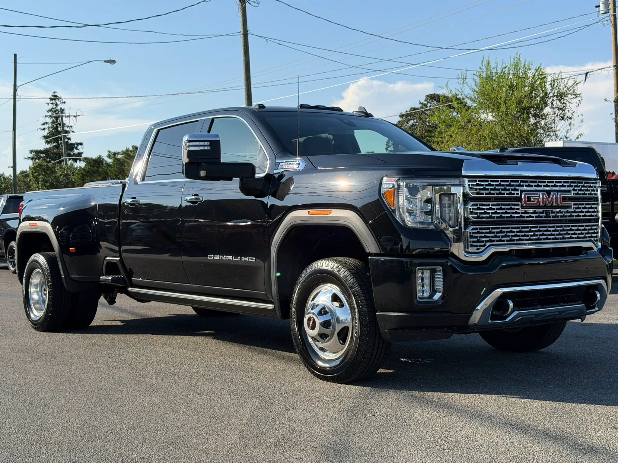 Used 2022 GMC Sierra 3500 Denali AWD/4WD image 3