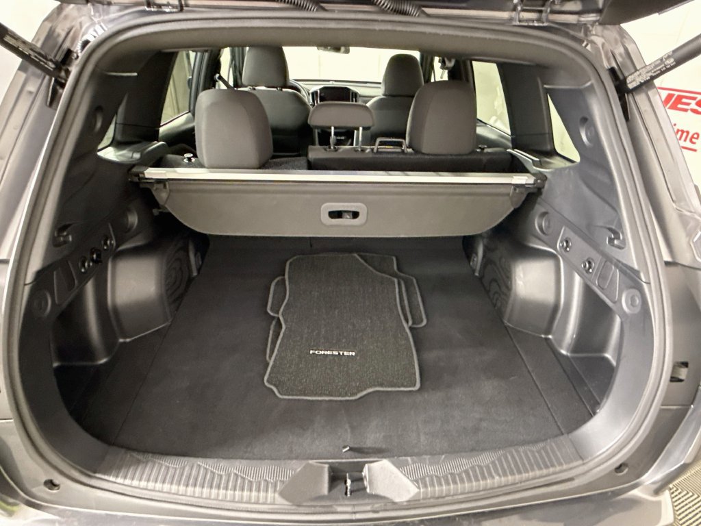 Used 2025 Subaru Forester Premium AWD/4WD image 30