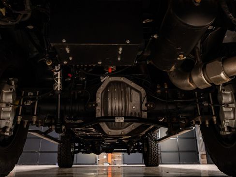 Used 2025 Ford F450 Platinum w/ FX4 Off-Road Package image 16