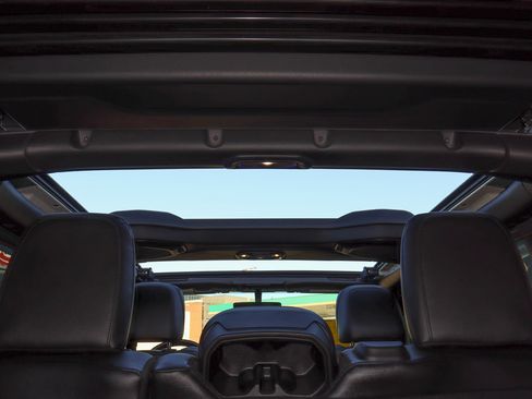 Used 2019 Jeep Wrangler Unlimited Rubicon image 31