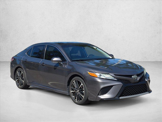 Used 2020 Toyota Camry XSE FWD image 3