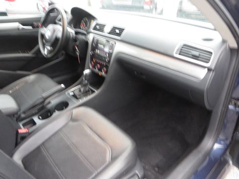 Used 2015 Volkswagen Passat 1.8T Wolfsburg Edition image 16
