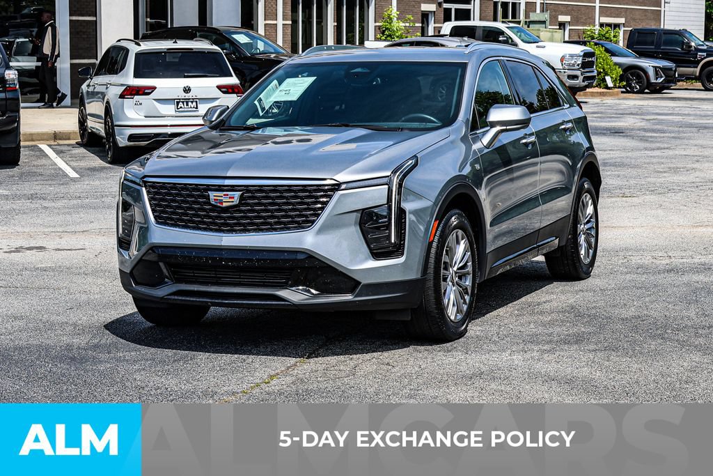 Used 2024 Cadillac XT4 Premium Luxury FWD image 3