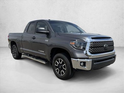 Used 2018 Toyota Tundra SR5 RWD image 2