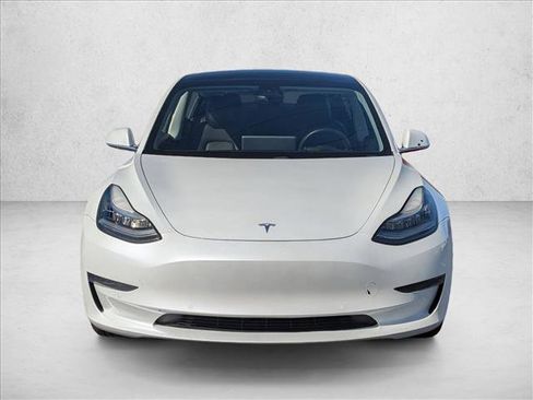 Used 2020 Tesla Model 3 Standard Range Plus image 2