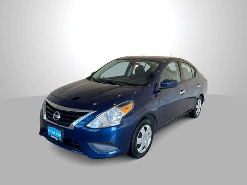 Used 2019 Nissan Versa SV image 1
