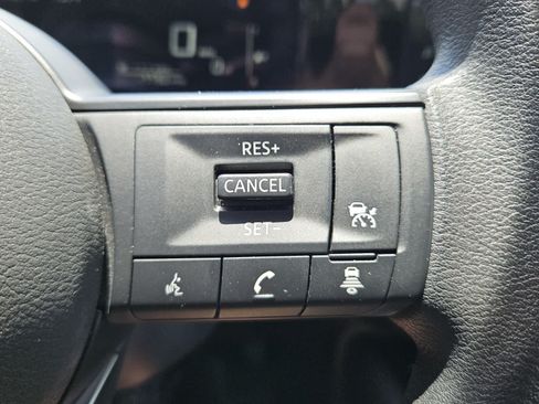 Used 2025 Nissan Kicks SV w/ SV Premium Package FWD image 13