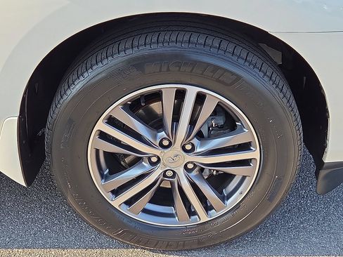 Used 2020 INFINITI QX60 Luxe w/ Essential Package FWD image 7
