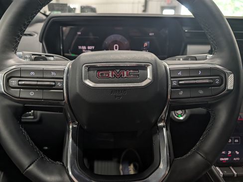 Used 2026 GMC Terrain Elevation w/ Elevation Premium Package AWD/4WD image 10