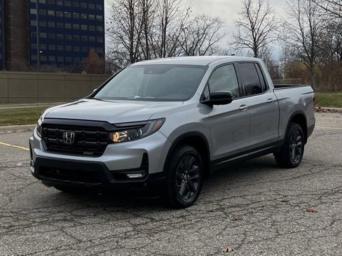 Certified 2024 Honda Ridgeline Sport image 9