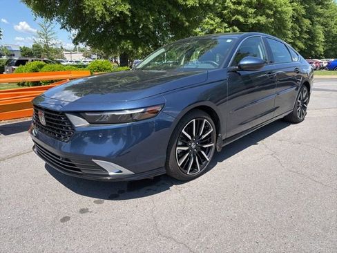 Used 2024 Honda Accord Touring image 3