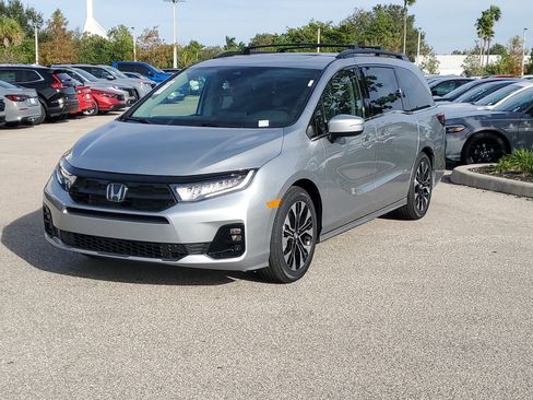 New 2026 Honda Odyssey Elite image 8