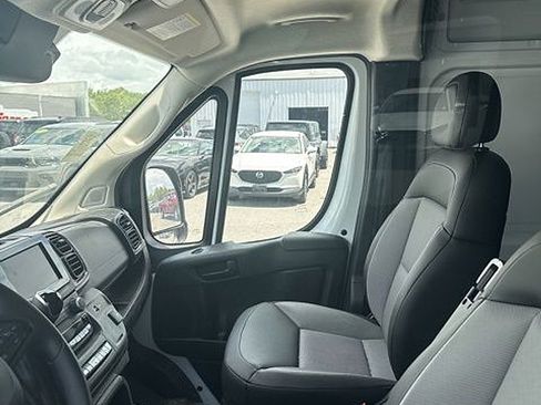 Used 2026 RAM ProMaster 2500 w/ Convenience Group FWD image 8