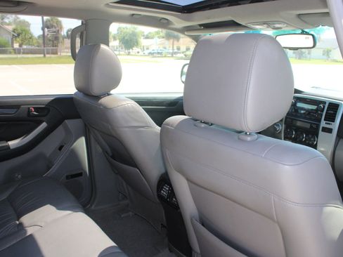 Used 2008 Toyota 4Runner Limited AWD/4WD image 30
