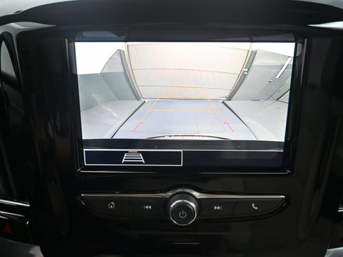 Used 2023 Chevrolet Traverse LS FWD image 17