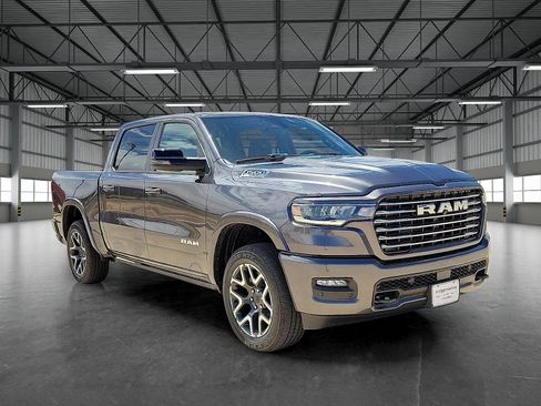 Used 2025 RAM 1500 Laramie AWD/4WD image 11