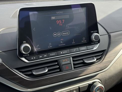 Used 2024 Nissan Altima 2.5 SV image 27