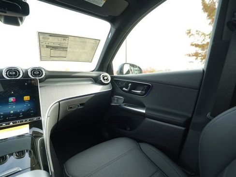 Used 2026 Mercedes-Benz GLC 300 4MATIC image 23