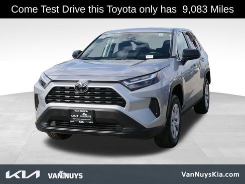 Used 2025 Toyota RAV4 LE image 7