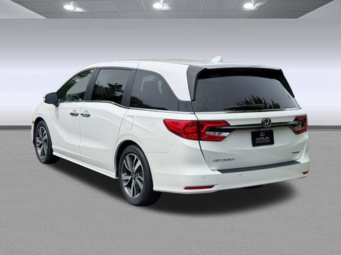 Used 2023 Honda Odyssey Touring image 3