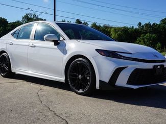Used 2025 Toyota Camry SE FWD video 2