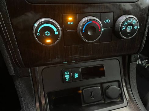 Used 2017 Chevrolet Traverse LT image 40