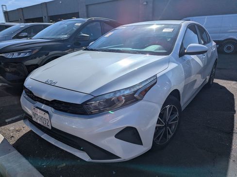 Used 2023 Kia Forte LXS image 6