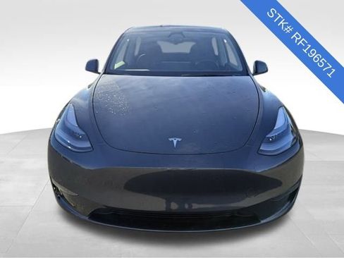 Used 2024 Tesla Model Y 2WD image 2