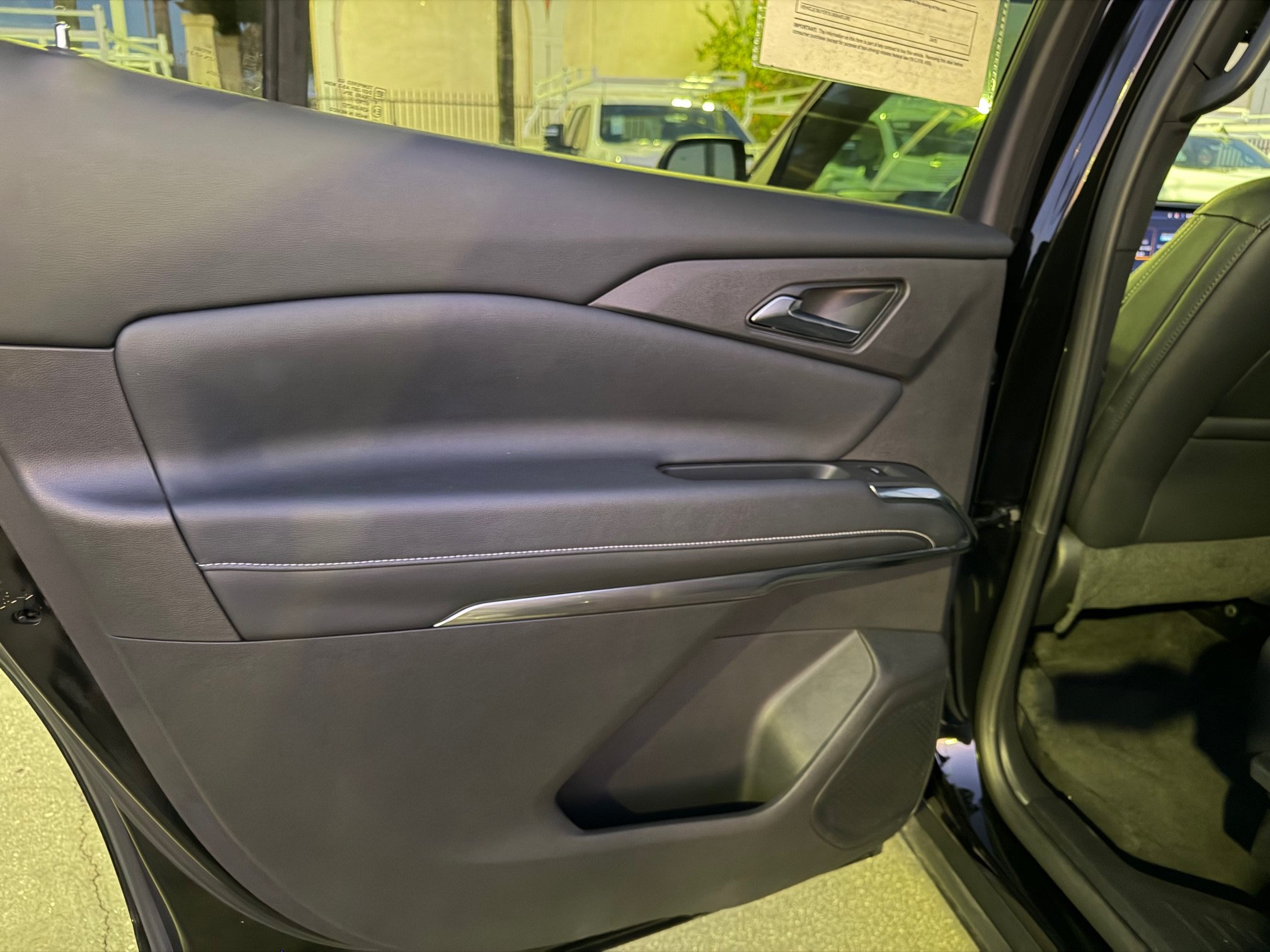 Used 2026 Chevrolet Traverse LT FWD image 19