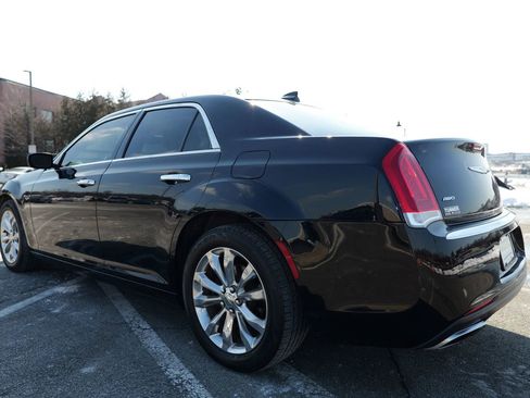 Used 2018 Chrysler 300 Limited image 6