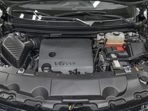 Used 2023 Chevrolet Traverse Premier image 10