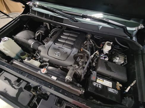 Used 2019 Toyota Tundra 1794 Edition AWD/4WD image 4