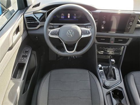 New 2025 Volkswagen Taos SE image 10