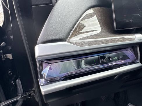 Certified 2023 BMW i7 xDrive60 image 33