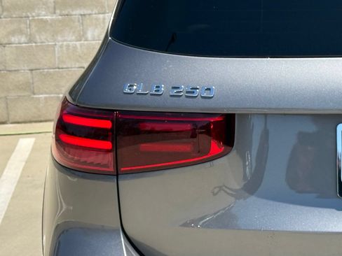 New 2026 Mercedes-Benz GLB 250 image 9