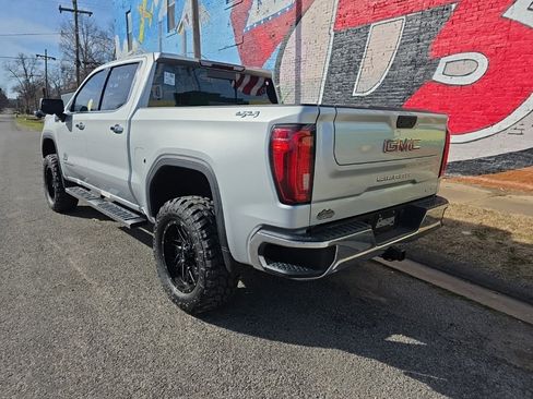 Used 2019 GMC Sierra 1500 SLT w/ SLT Convenience Package image 4